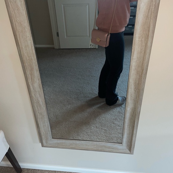 Tory Burch Olivia pebbled leather crossbody in “Pink Moon” - Picture 3 of 4